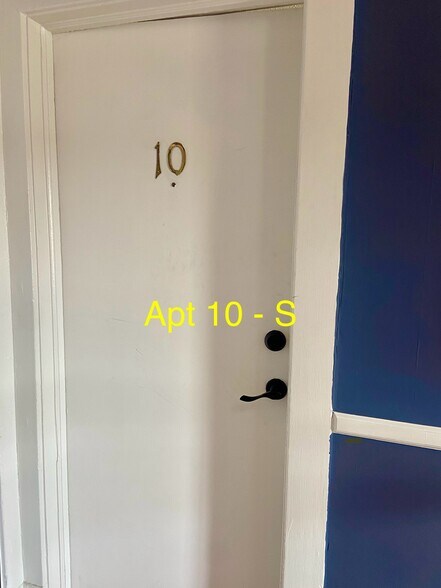 More Photos Of 406 N Loudoun St, Winchester Apartments For Sale