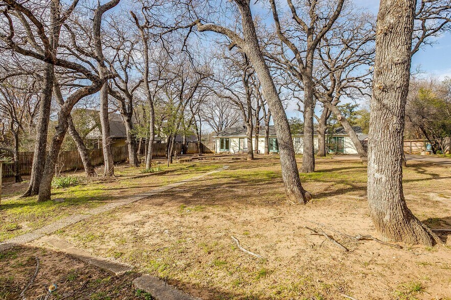 More Photos Of 2418 Cales Dr, Arlington Office Residential For Sale