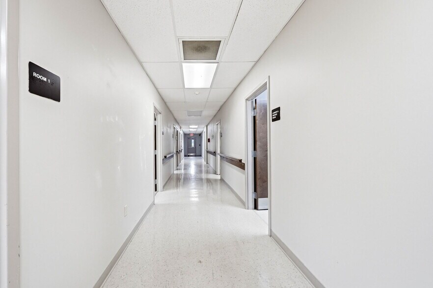 More Photos Of 329 Wesley St, Johnson City Medical For Sale