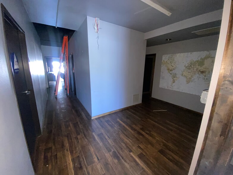 More Photos Of 2911-2919 Thornton Ave, Burbank Manufacturing For Lease