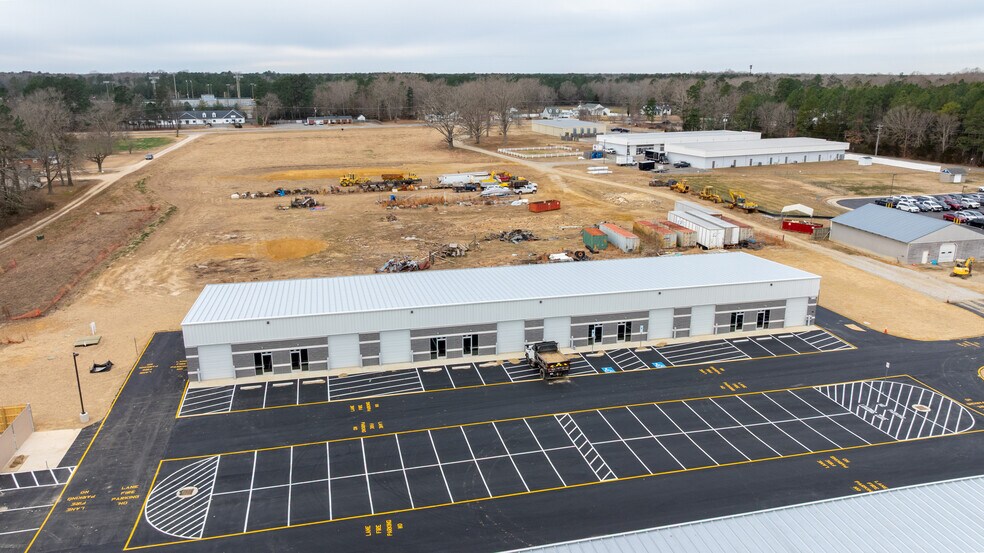More Photos Of 8141 Pine Ridge Rd, Mechanicsville Light Distribution For Lease