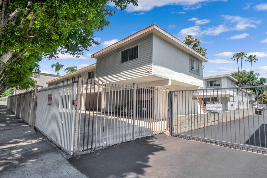 More Photos Of 20234 Roscoe Blvd, Los Angeles Apartments For Sale