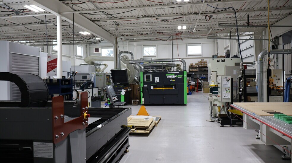 More Photos Of 6330-6332 Flank Dr, Harrisburg Flex For Lease