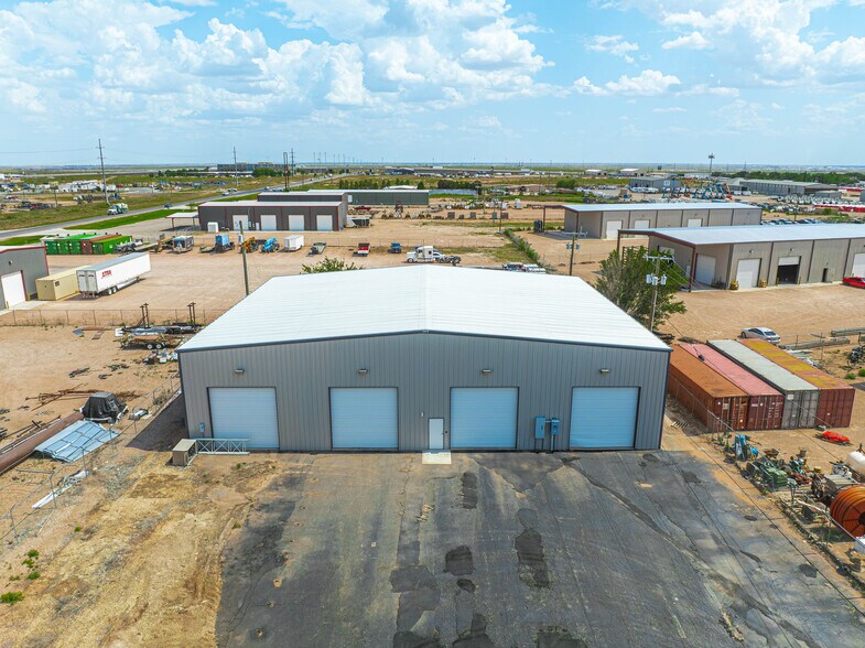 More Photos Of 7409 Industrial Ave, Midland Flex For Sale