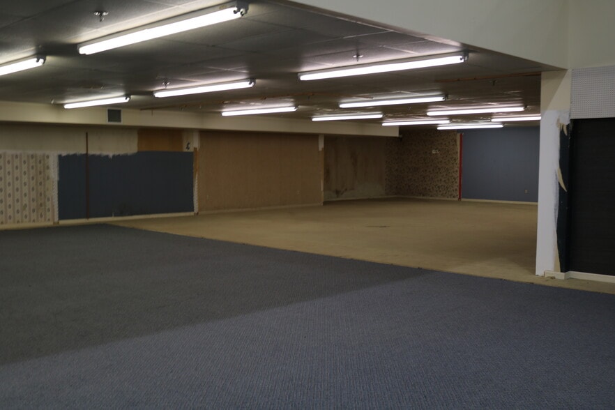 More Photos Of 6600 N Tryon St, Charlotte General Retail For Sale