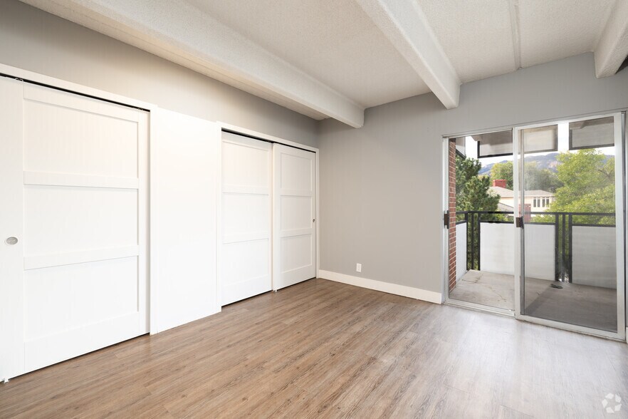 More Photos Of 107 W Cheyenne Rd, Colorado Springs Apartments For Sale