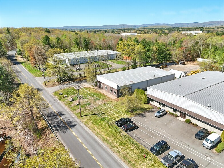 More Photos Of 103 Servistar Industrial Way, Westfield Warehouse For Lease