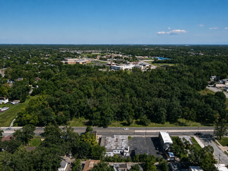 More Photos Of 44 W Lincoln Hwy, Chicago Heights Office For Lease