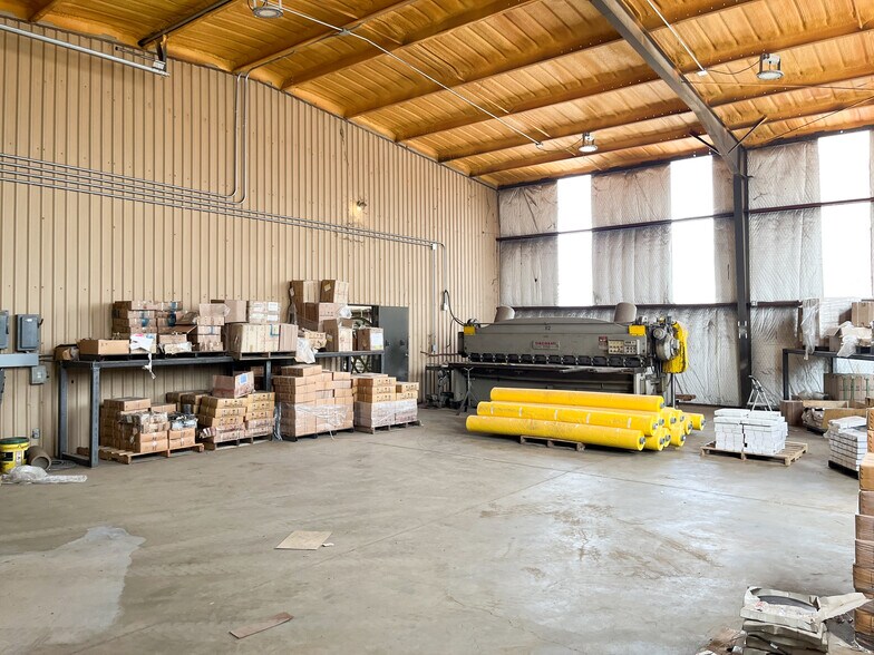 More Photos Of 3509 Globe Ave, Lubbock Warehouse For Lease