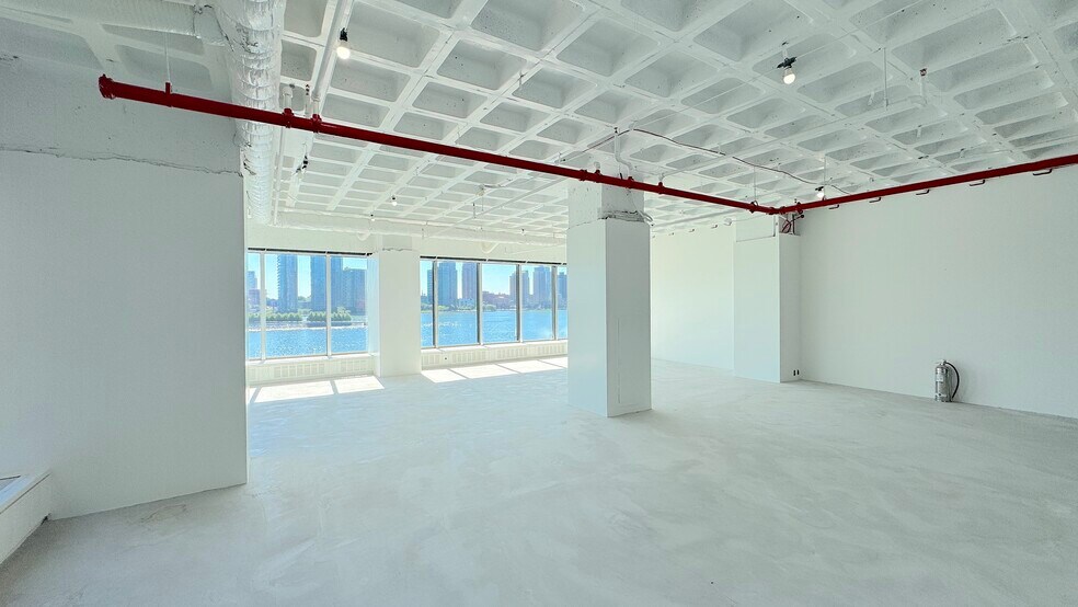More Photos Of 866 United Nations Plz, New York Office For Lease