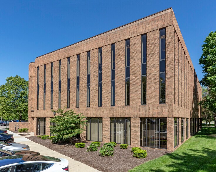 More Photos Of 825 Victors Way, Ann Arbor Office For Lease