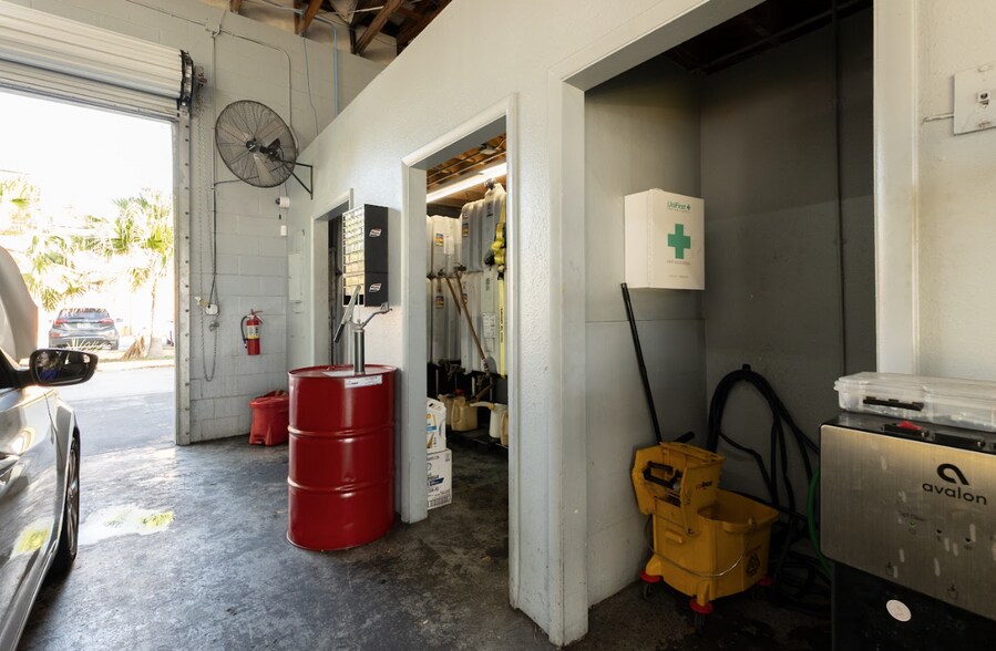 More Photos Of 6501 66th St N, Pinellas Park Carwash For Sale