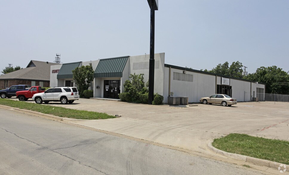 More Photos Of 4537 City Point Dr, North Richland Hills Flex For Lease