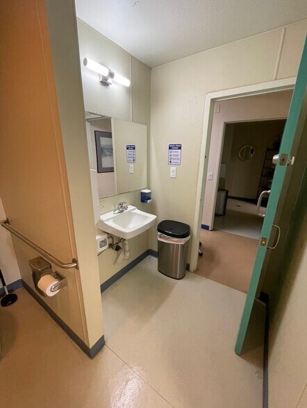 More Photos Of 6942 University Ave, La Mesa Medical For Lease