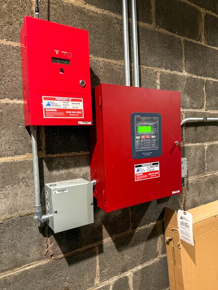 More Photos Of 323 W Galena Blvd, Aurora Office For Sale