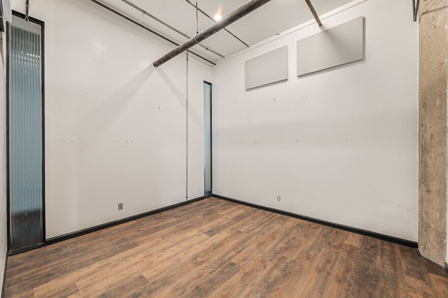More Photos Of 932 Wilson St, Los Angeles Loft Creative Space For Lease