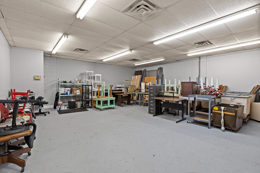 More Photos Of 500 E Main St, Kilgore Office For Sale