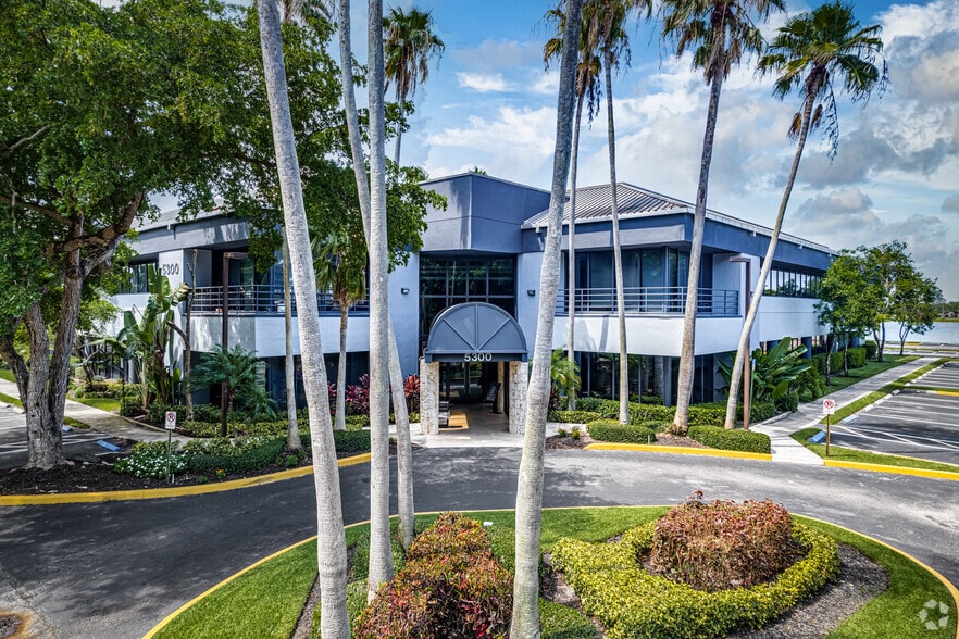 Primary Photo Of 5300 NW 33rd Ave, Fort Lauderdale Office For Lease