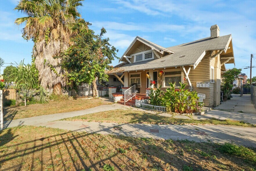 More Photos Of 967 W 47th St, Los Angeles Apartments For Sale