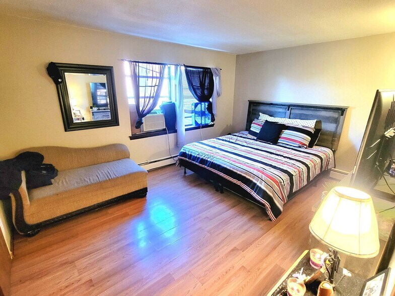 More Photos Of 270-276 Bellevue St, Hartford Apartments For Sale