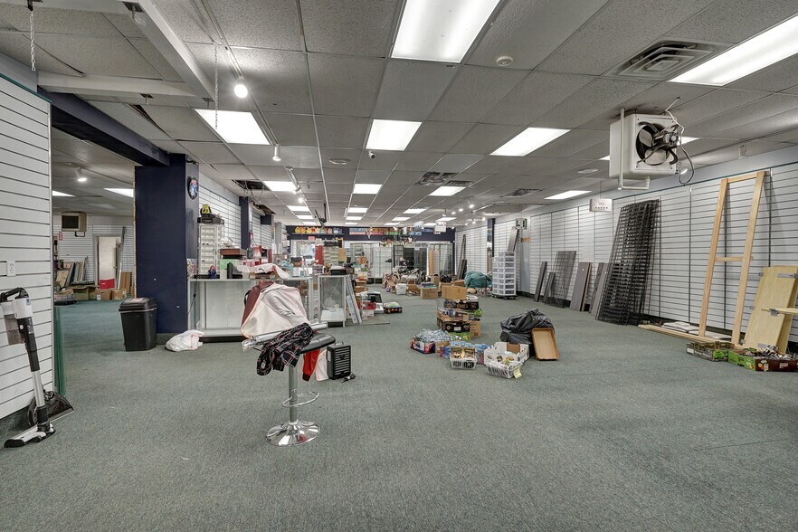More Photos Of , Port Huron General Retail For Sale