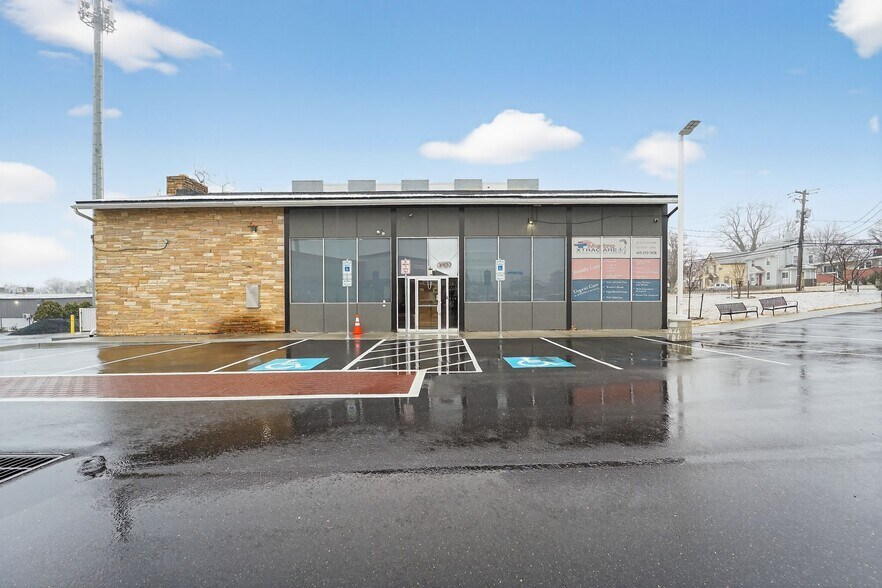 More Photos Of 3608 Milford Mill Rd, Windsor Mill Bank For Lease