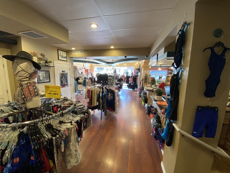 More Photos Of 4025-4045 E Iliff Ave, Denver Freestanding For Sale