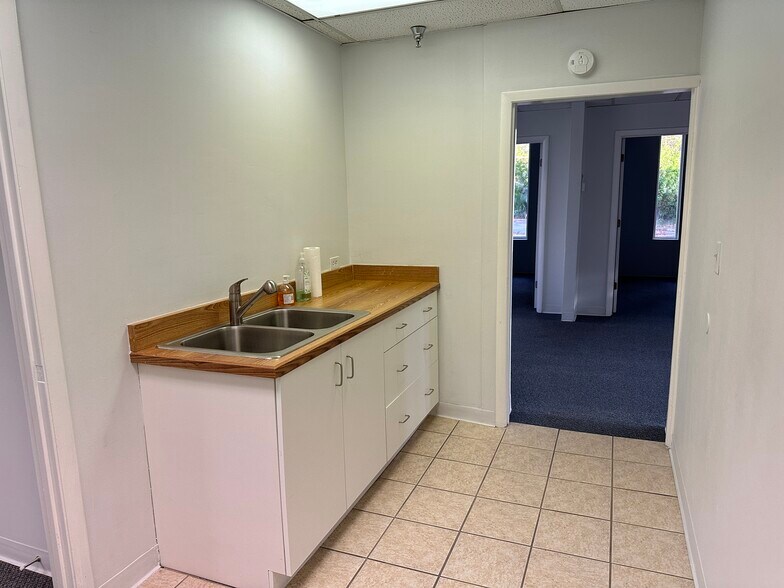 More Photos Of 1901 Mason Ave, Daytona Beach Medical For Lease