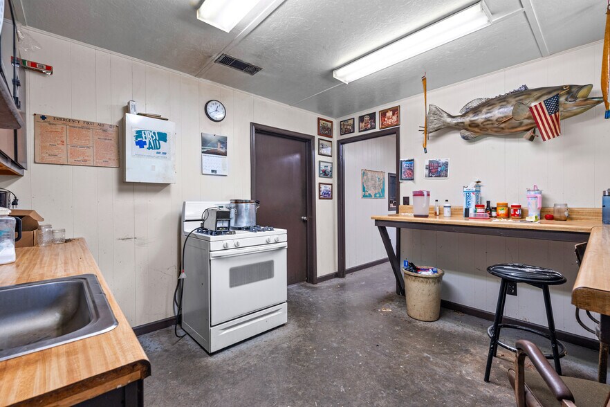More Photos Of 199 Main St, Whitesburg Industrial For Sale