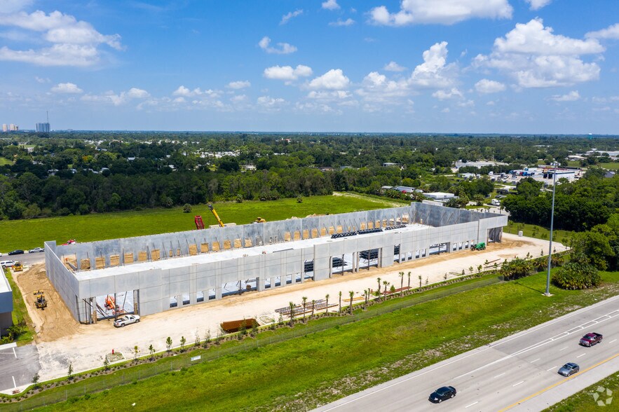 More Photos Of 9373 Laredo Ave, Fort Myers Warehouse For Lease