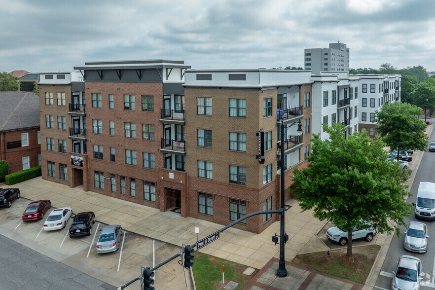 Primary Photo Of 919 Greensboro Ave, Tuscaloosa Apartments For Lease