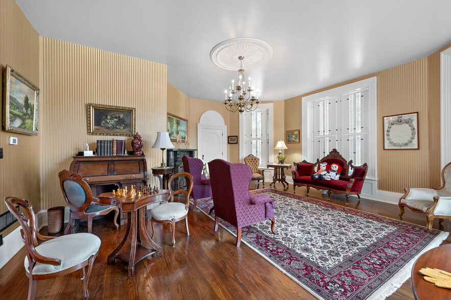 More Photos Of 403 E Adams St, Sandusky Hospitality For Sale