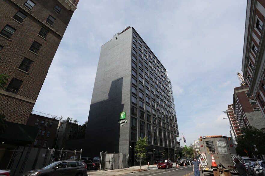 More Photos Of 300 Schermerhorn St, Brooklyn Hotel For Lease