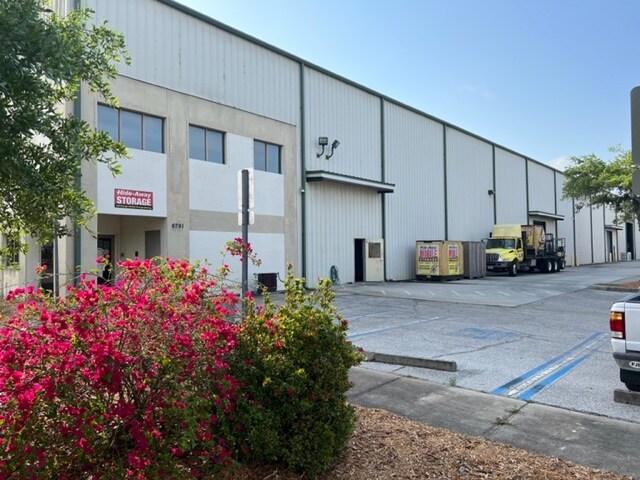 More Photos Of 6791 28th St Cir E, Sarasota Warehouse For Lease