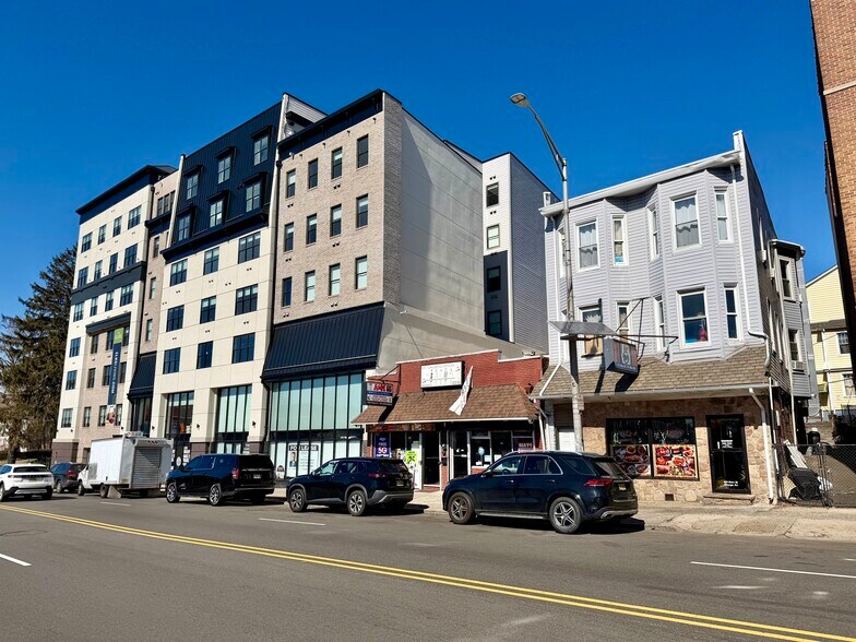 More Photos Of 467 Main St, Orange General Retail For Sale