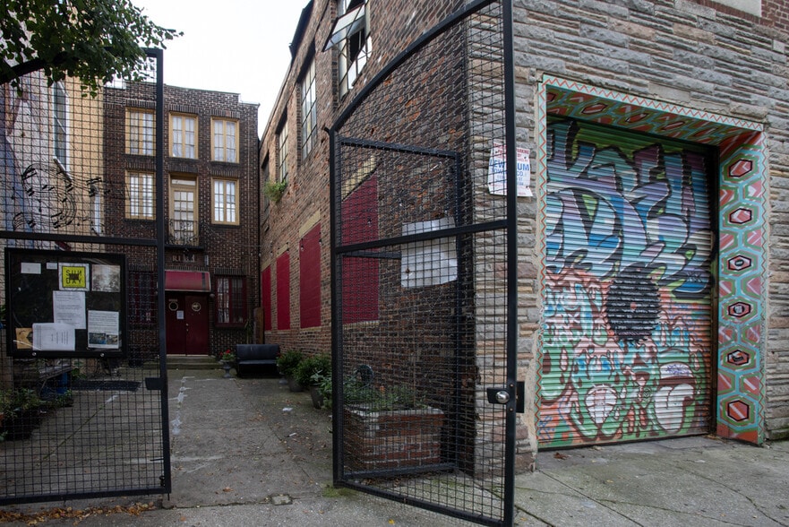 More Photos Of 414-416 Green St, Philadelphia General Retail For Sale