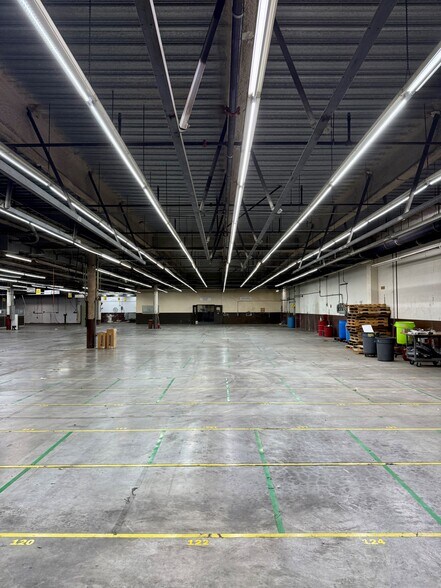 More Photos Of 3940 Pixie Ave, Lakewood Warehouse For Sale