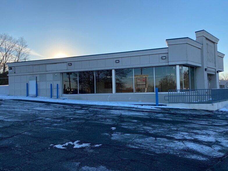 More Photos Of 123 E Route 59, Nanuet Freestanding For Lease