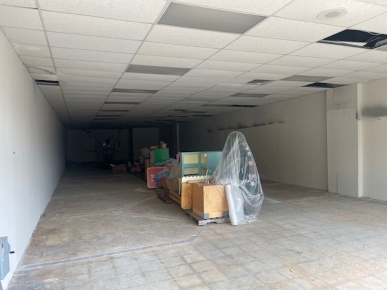 More Photos Of 104-106 North St, Auburn Freestanding For Lease