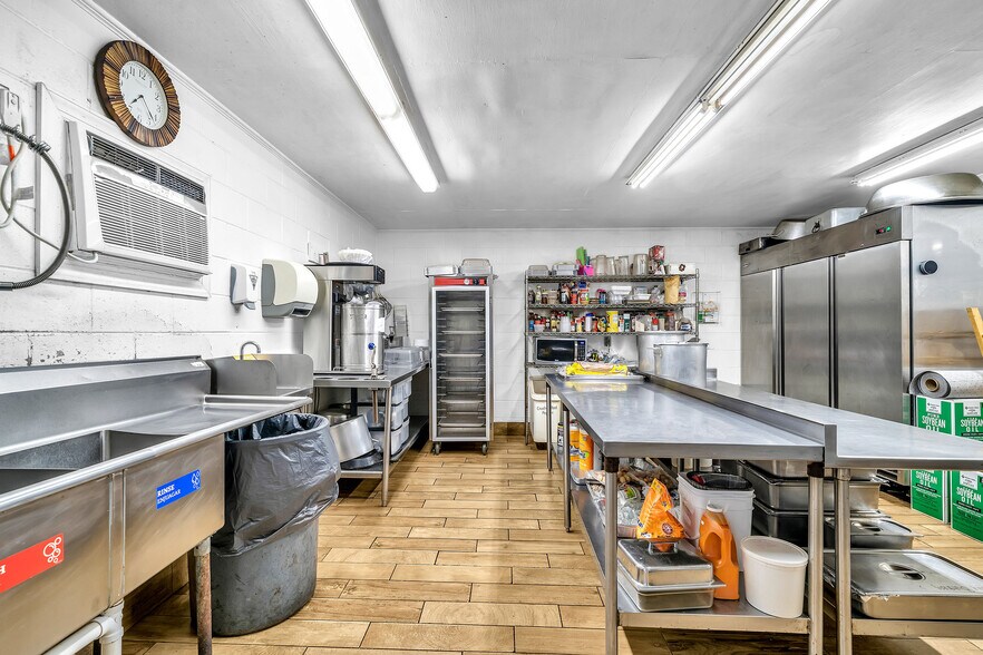 More Photos Of 5716 S NC 41 Hwy, Wallace Freestanding For Sale