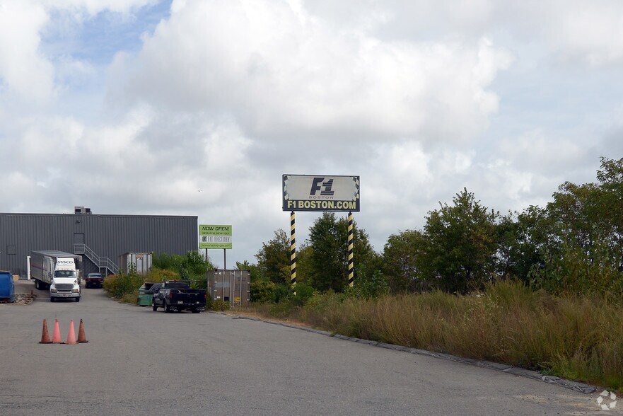 More Photos Of 290 Wood Rd, Braintree Racetrack For Sale