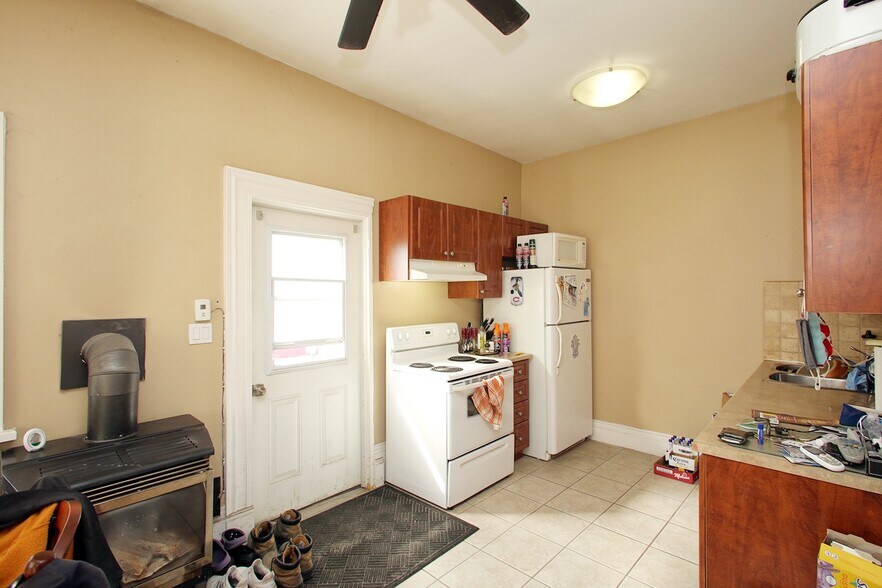 More Photos Of 10-12 Centre St, Markham Office Residential For Sale