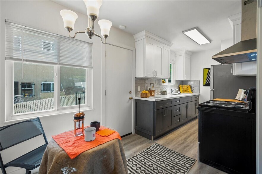 More Photos Of 2231 E 28th St, Oakland Apartments For Sale