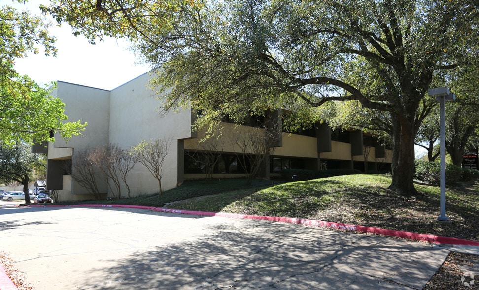 More Photos Of 1304 W Walnut Hill Ln, Irving Office For Lease