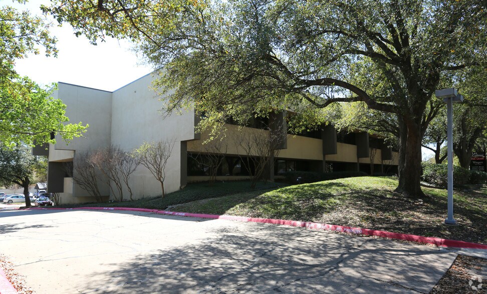More Photos Of 1304 W Walnut Hill Ln, Irving Office For Sale