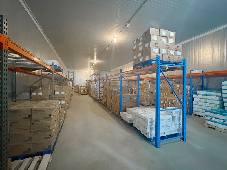 More Photos Of 102 W Canino Rd, Houston Refrigeration Cold Storage For Sale