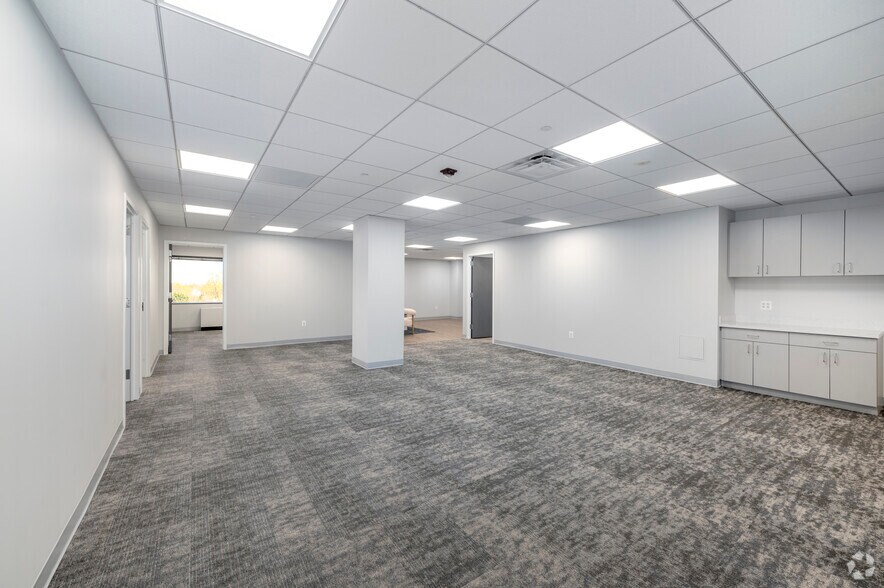 More Photos Of 4520 East West Hwy, Bethesda Office For Lease