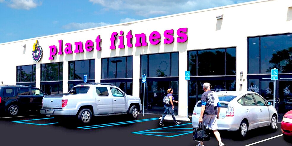 More Photos Of 10950-10970 Sherman Way, Burbank Unknown For Lease