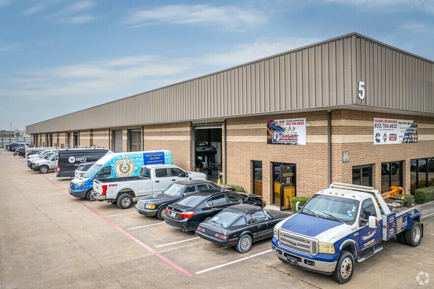 More Photos Of 5829 W Sam Houston Pky N, Houston Unknown For Lease