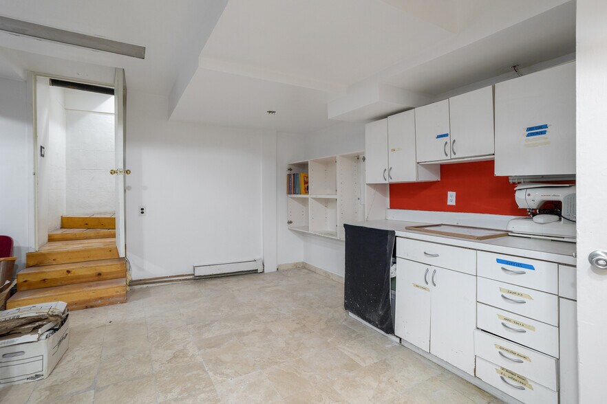 More Photos Of 630 W 52nd St, New York Apartments For Lease